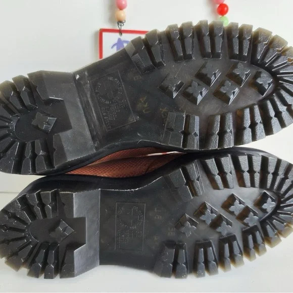 Dr. Martens Holly Pink Iridescent Leather Platform Boots Shoes Womens Size 7 NEW - Picture 10 of 10